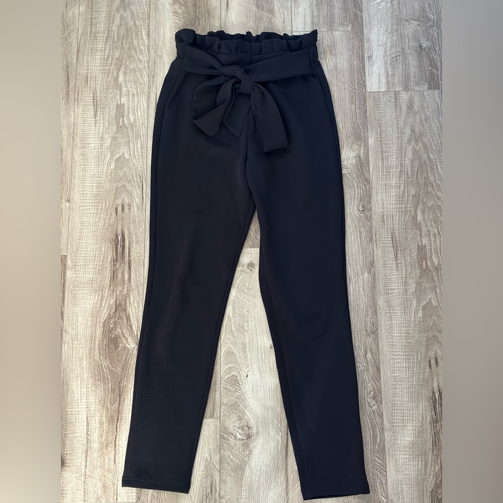 Black bow paper bag pants